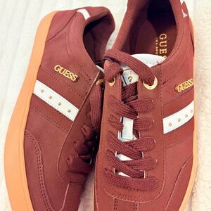 NEW GUESS Men’s Sneakers – Size 10M – Burgundy / Gum Sole